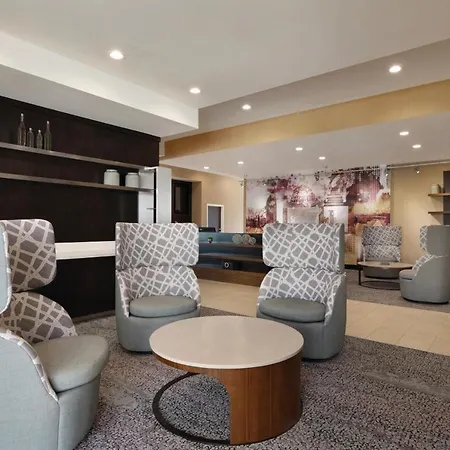 Courtyard Charlotte Airport North Hotel